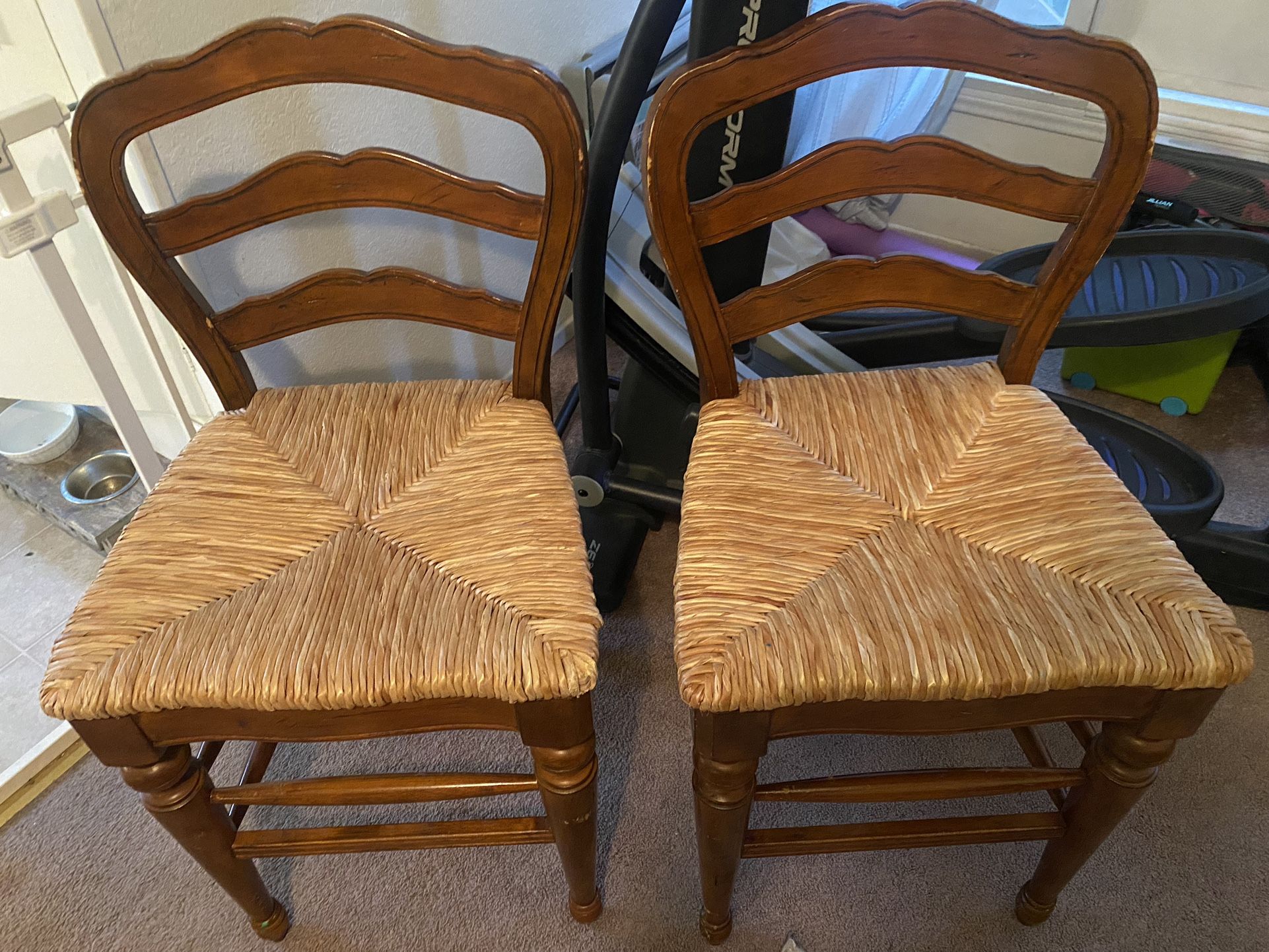 Bar Stools- Esthetic trendy