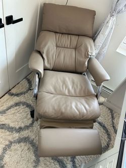 MASSAGE CHAIR