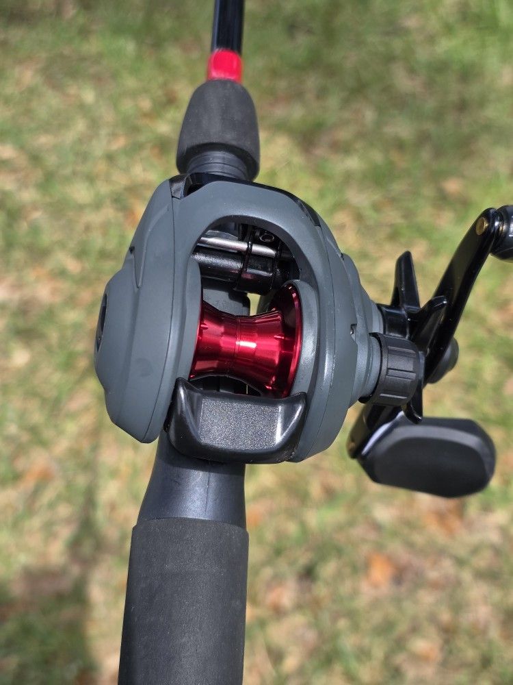 Quantum Baitcaster Fishing Combo..New