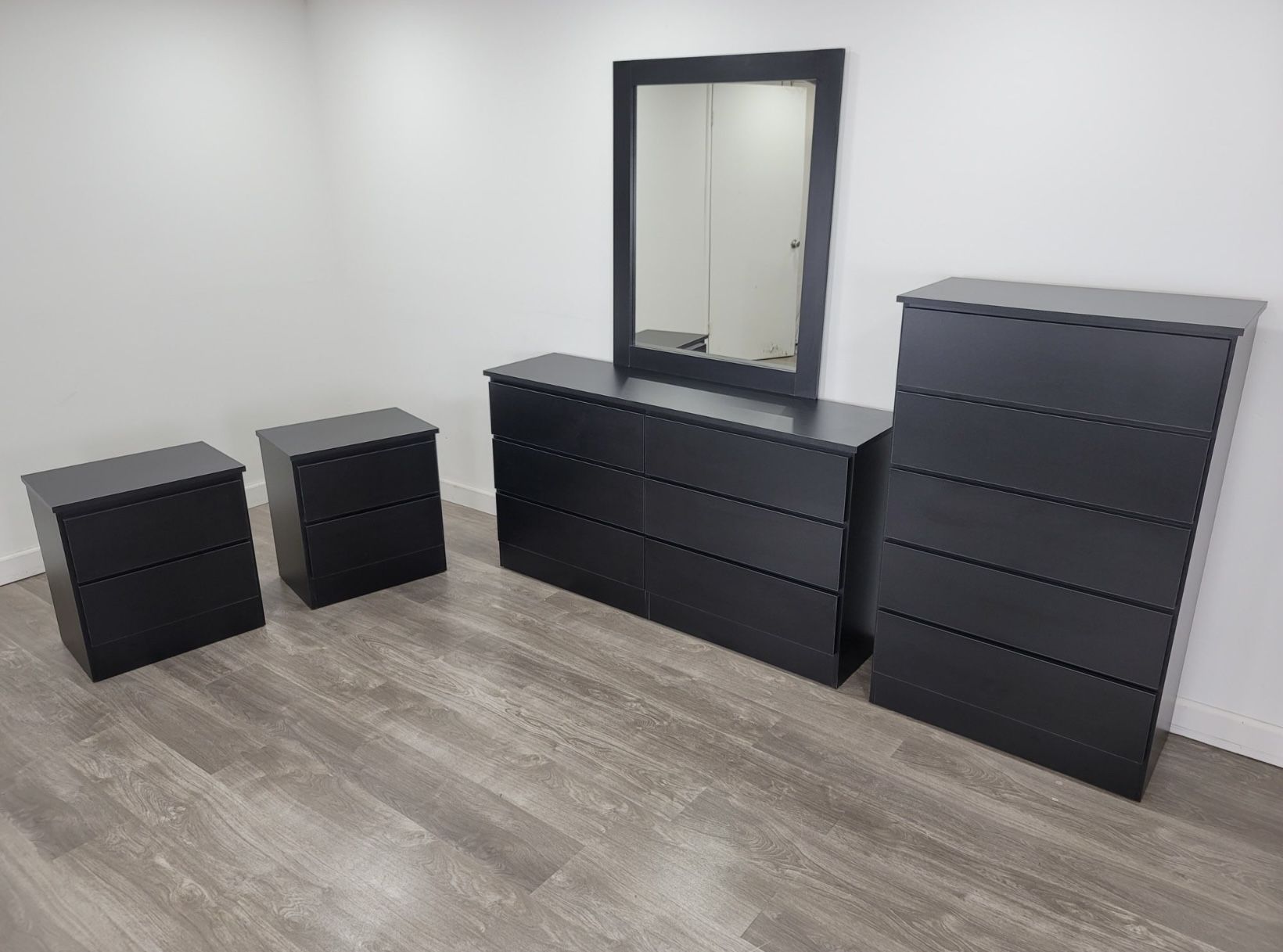 Dresser Whit Mirror, Chest And 2 Nightstands - Cómoda Con Espejo, Gavetero Y 2 Mesitas De Noche 