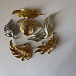 Vintage Napier, JJ, Coro Brooches Pins Gold Tone 6 Leaf Pins