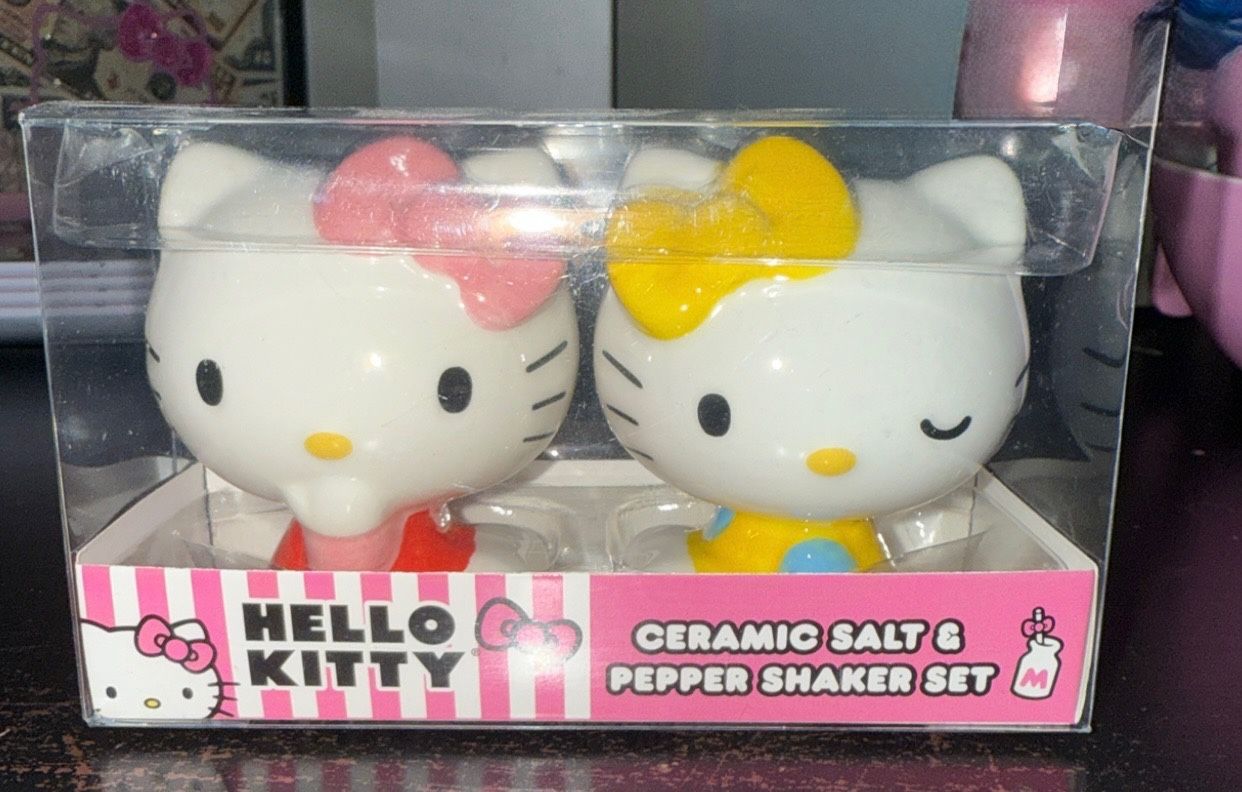 Hello Kitty Salt And Pepper