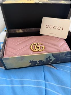 Women pink wallet
