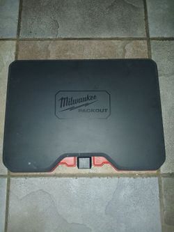 Milwaukee pack out knee pad