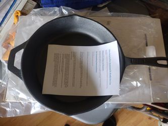 10.5" Cast Iron Skillet