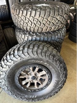 Jeep rubicon 392 wheels and tires 37 BFG KM3 80% tread
