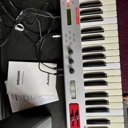 Alesis Micrón Analog Modeling Synthesizer 8-voice Synth Red 