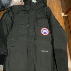 Canada Goose Jacket (NEED GONE TODAY)