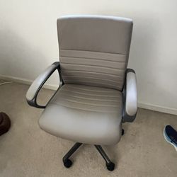 Staples Tervina Ergonomic Luxura Swivel Manager Chair