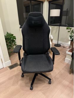 Office/Gaming Chair by Secret Lab