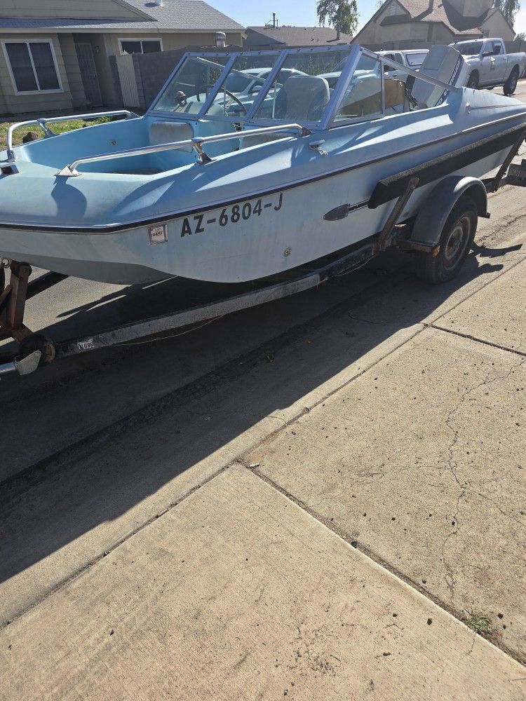 1972 Arrow Glass Boat