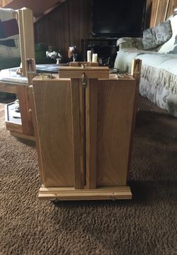 Standing oak easel