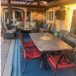 Patio table w/6 chairs & cushions