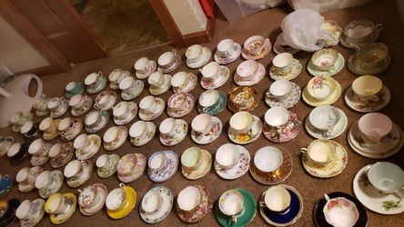 Lots Of Teacups And Saucers 