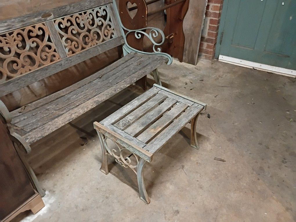 Antique Garden Benche And Table 