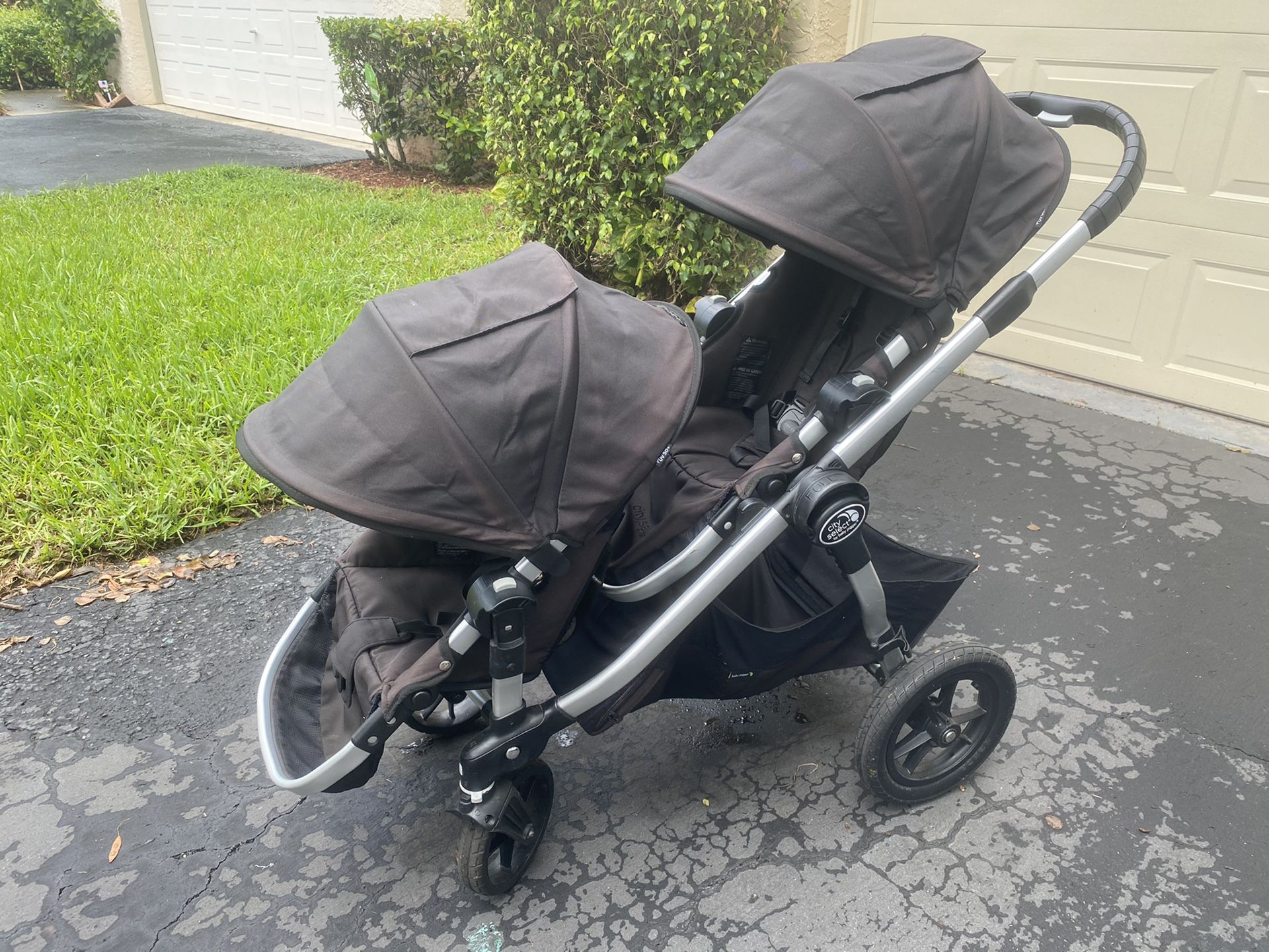City Select double stroller