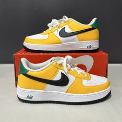 NIKE AIR FORCE ONE  Size 6Y   WOMENS SIZE - 8