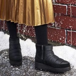 UGG Women's Ridge Waterproof Winter Boots NWOT 