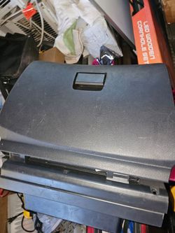 2016 sentra glove compartment