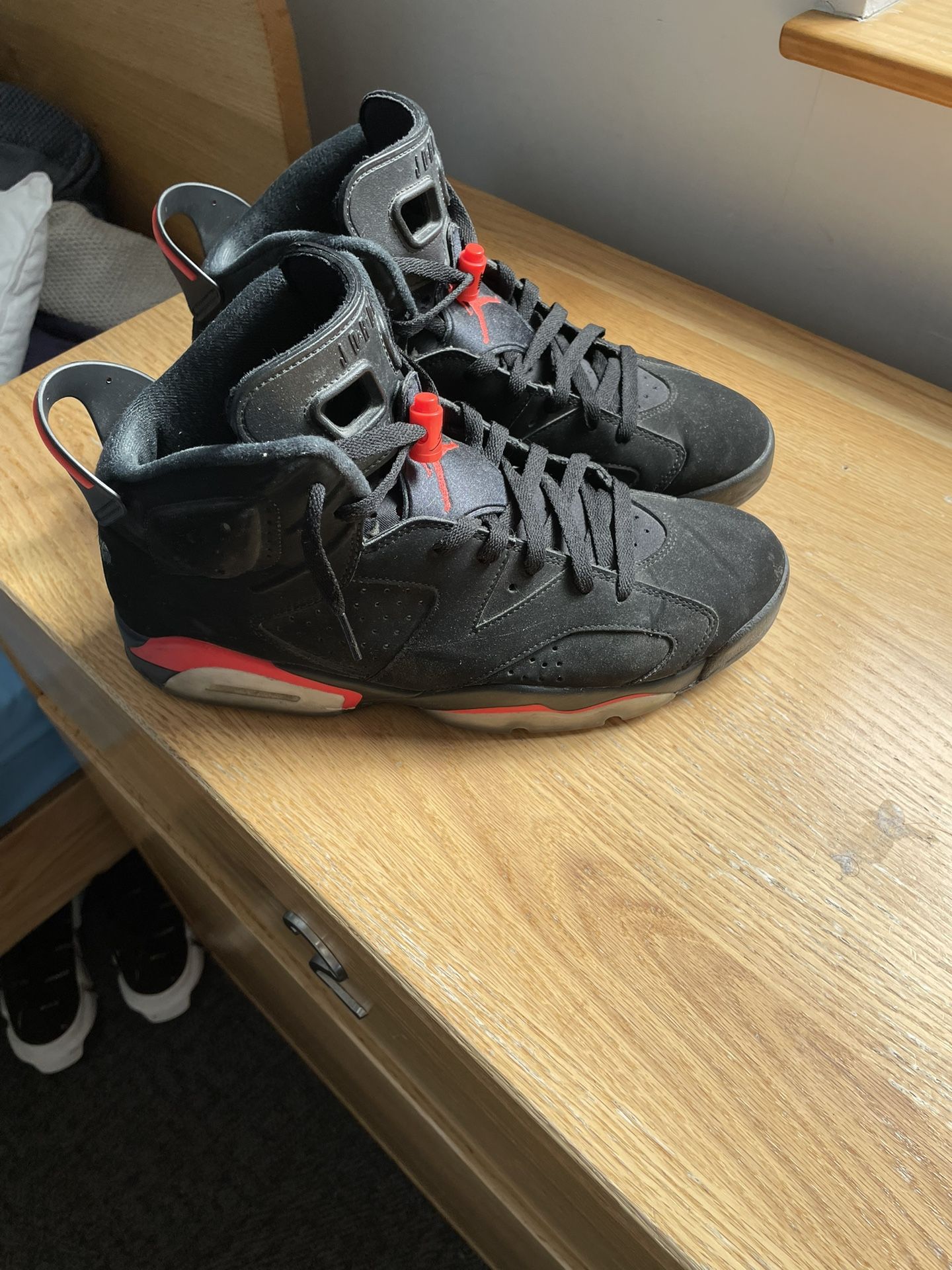 Jordan’s infrared 6’s