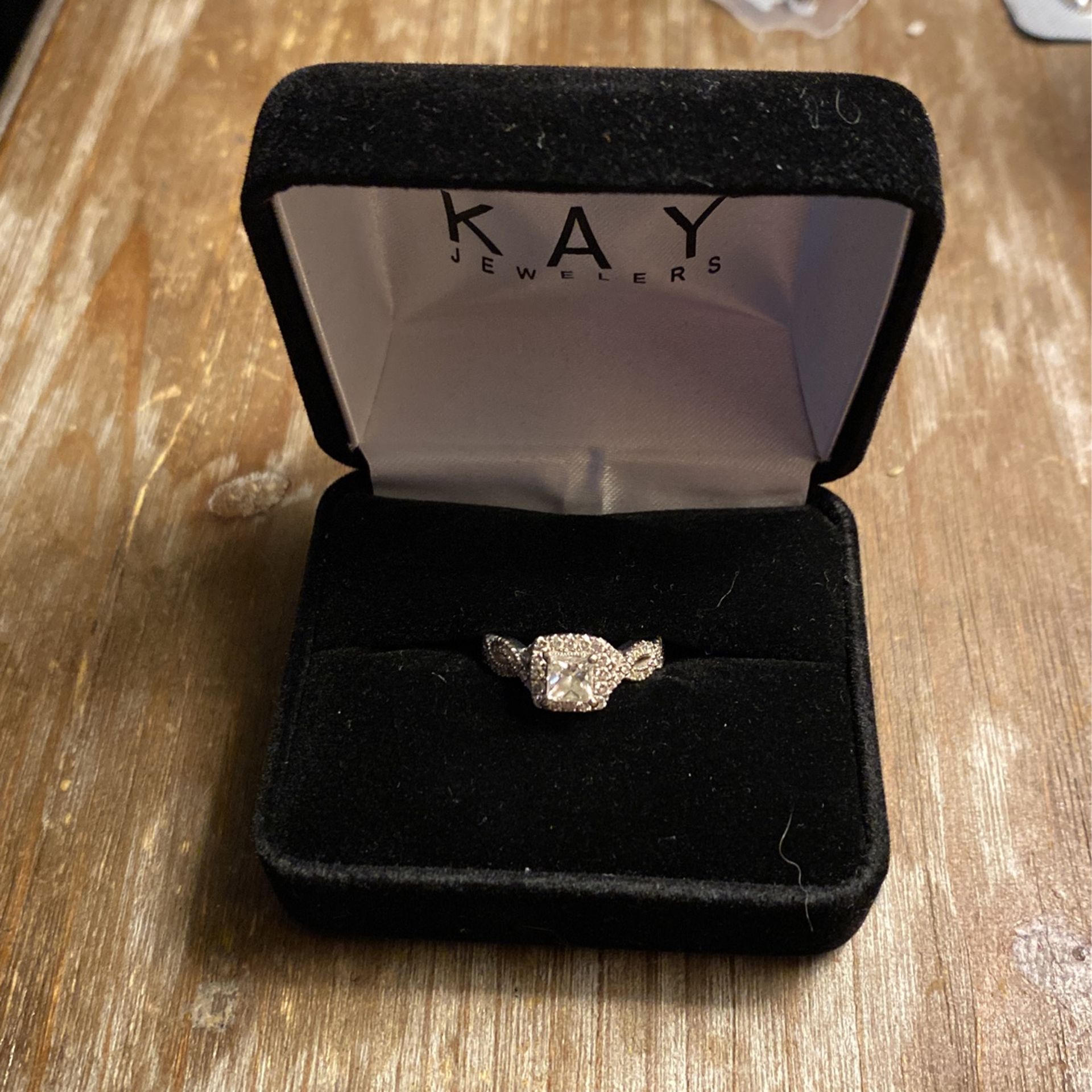 Wedding / Engagement Ring Set
