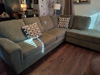 New Ashley Sectional Right Hand Chaise