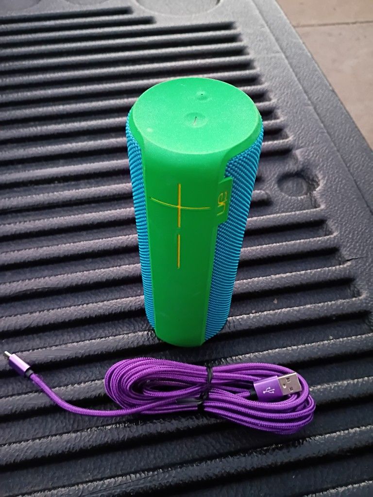 Ue BOOM 2 Bluetooth Speaker Like New