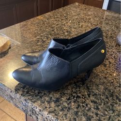 CALVIN kLEIN Booties