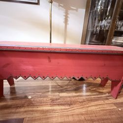 Vibrant Red Scalloped Storage Bench – Sturdy, Cute & Functional