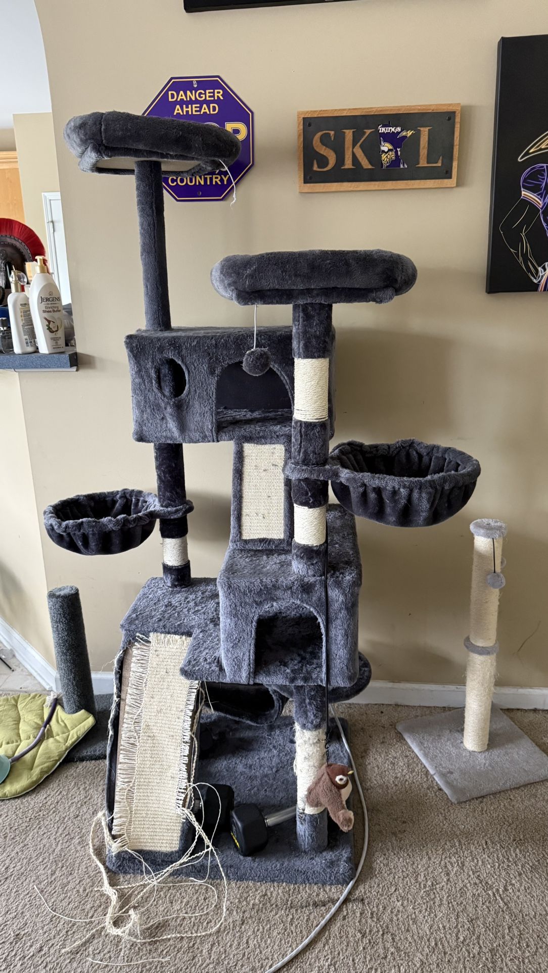 Cat Tree 65in 