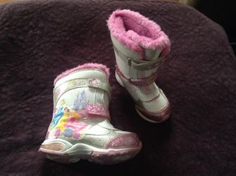 Girls winter boots size 7