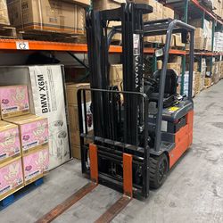 2019 Toyota 8FBE15U Electric Forklift + Charger
