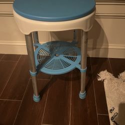 “Like New” Shower Stool