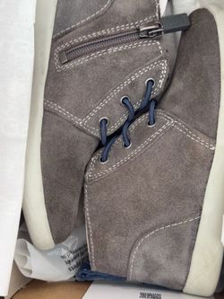 Size 10 kids gray Uggs