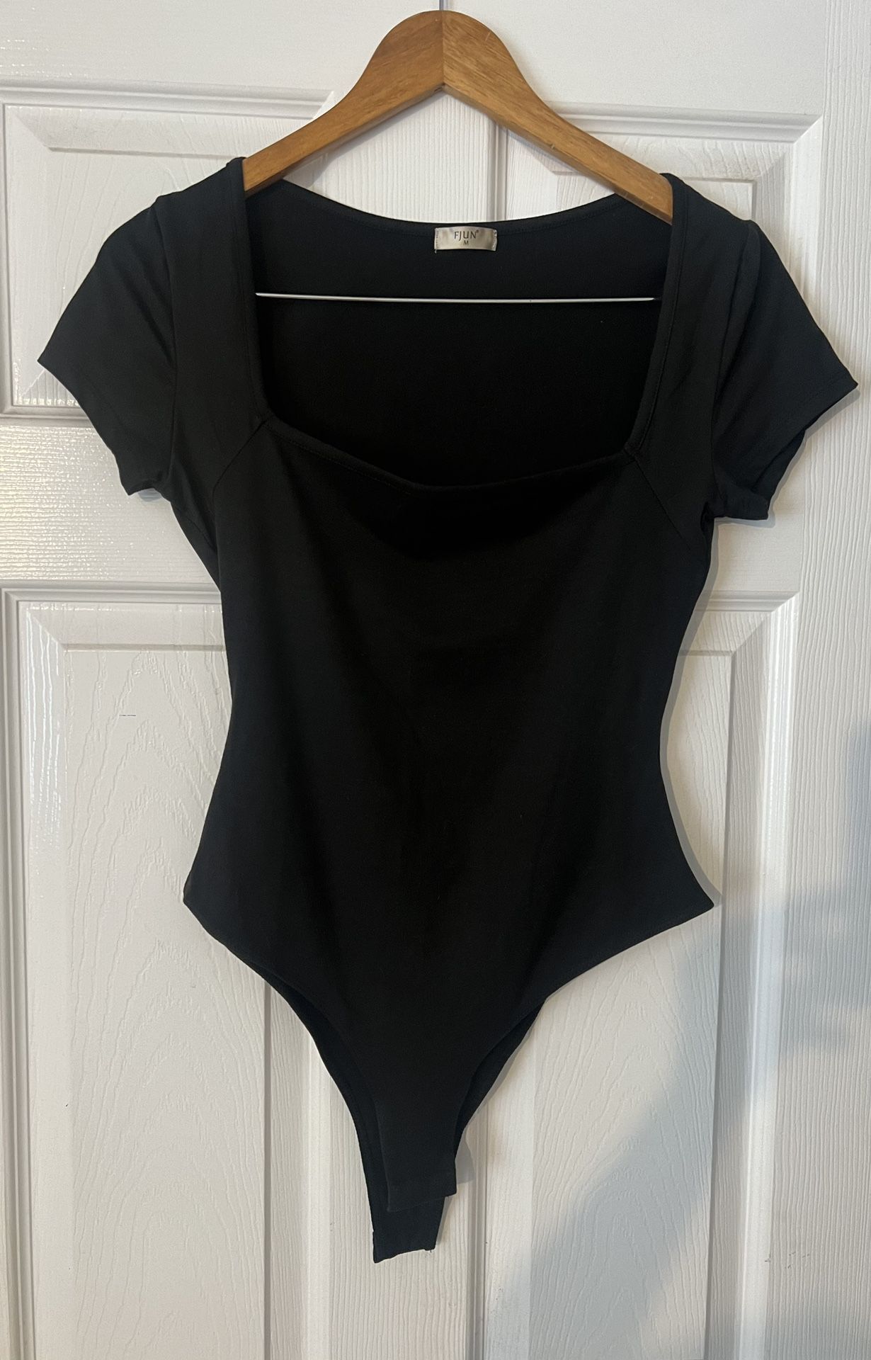 Like New- Women’s Black Bodysuit/ Size: Medium