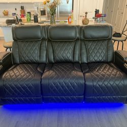 Black Leather Reclining Couch 