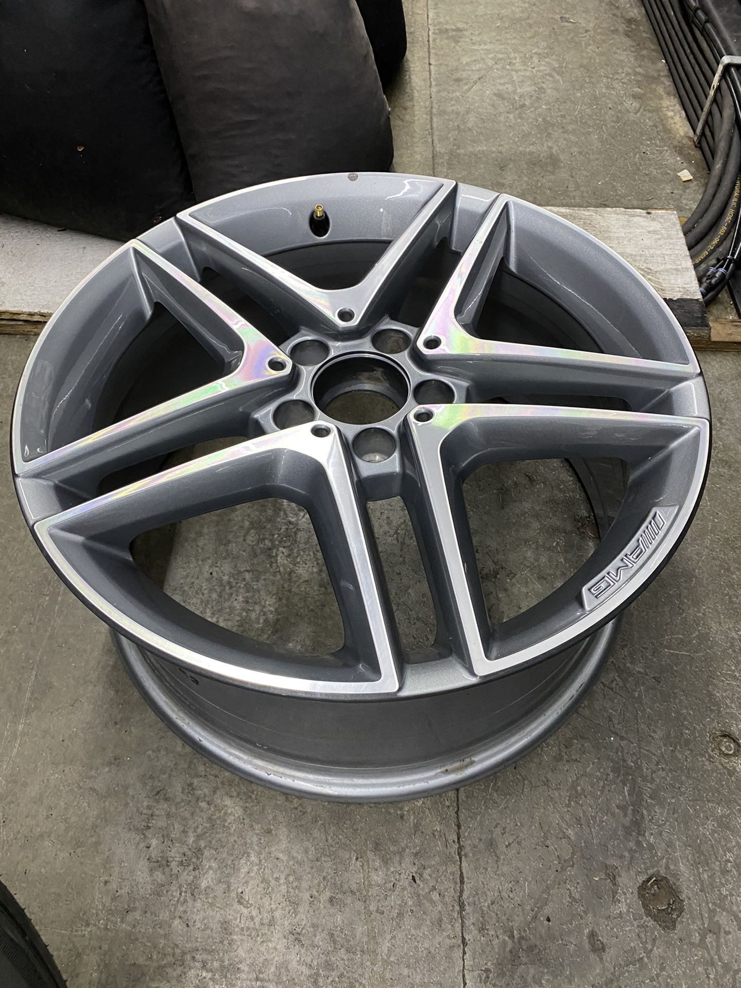 Mercedes CLA45 2014 2015 2016 18" Factory OEM AMG Wheel Rim. Condition is like new . It was was brand new wheel from dealership, I had it for less th