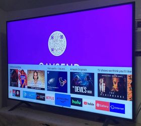 SMART  TV   SAMSUNG  70"  4K  LED  TIZEN  HDR  FULL UHD  2160p 🟩(NEGOTIABLE)  🟨DELIVERY  AVAILABLE🟥