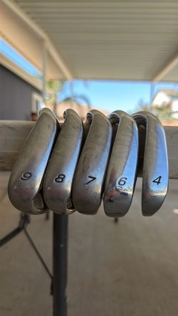 Taylor made R7 irons 4-6-7-8-9