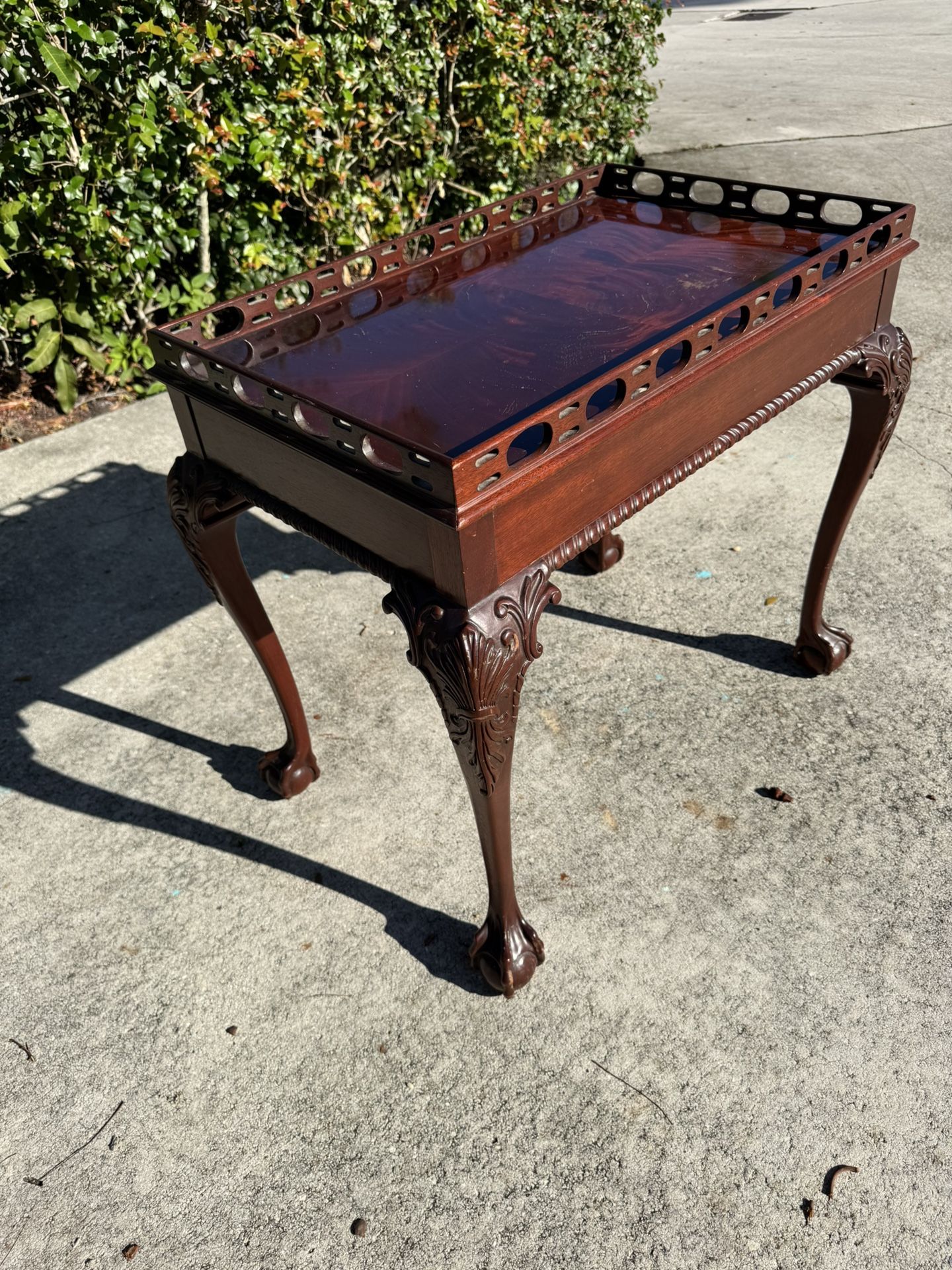 Beautiful Antique Councill Craftsmen Mahogany Ball And Claw Tea Table