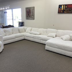 SECTIONALS/BEDROOM SETS 