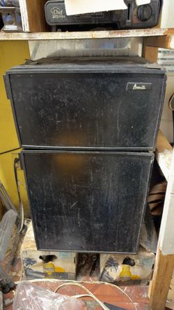 Small Mini-Fridge