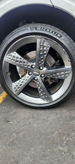 Genesis GV70 Tire & Rim