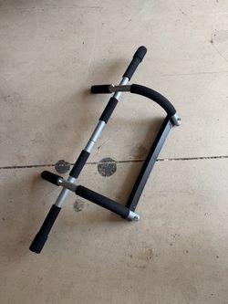Pull up gym bar