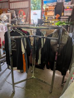 ROUND COMMERCIAL STEEL CLOTHING RACK