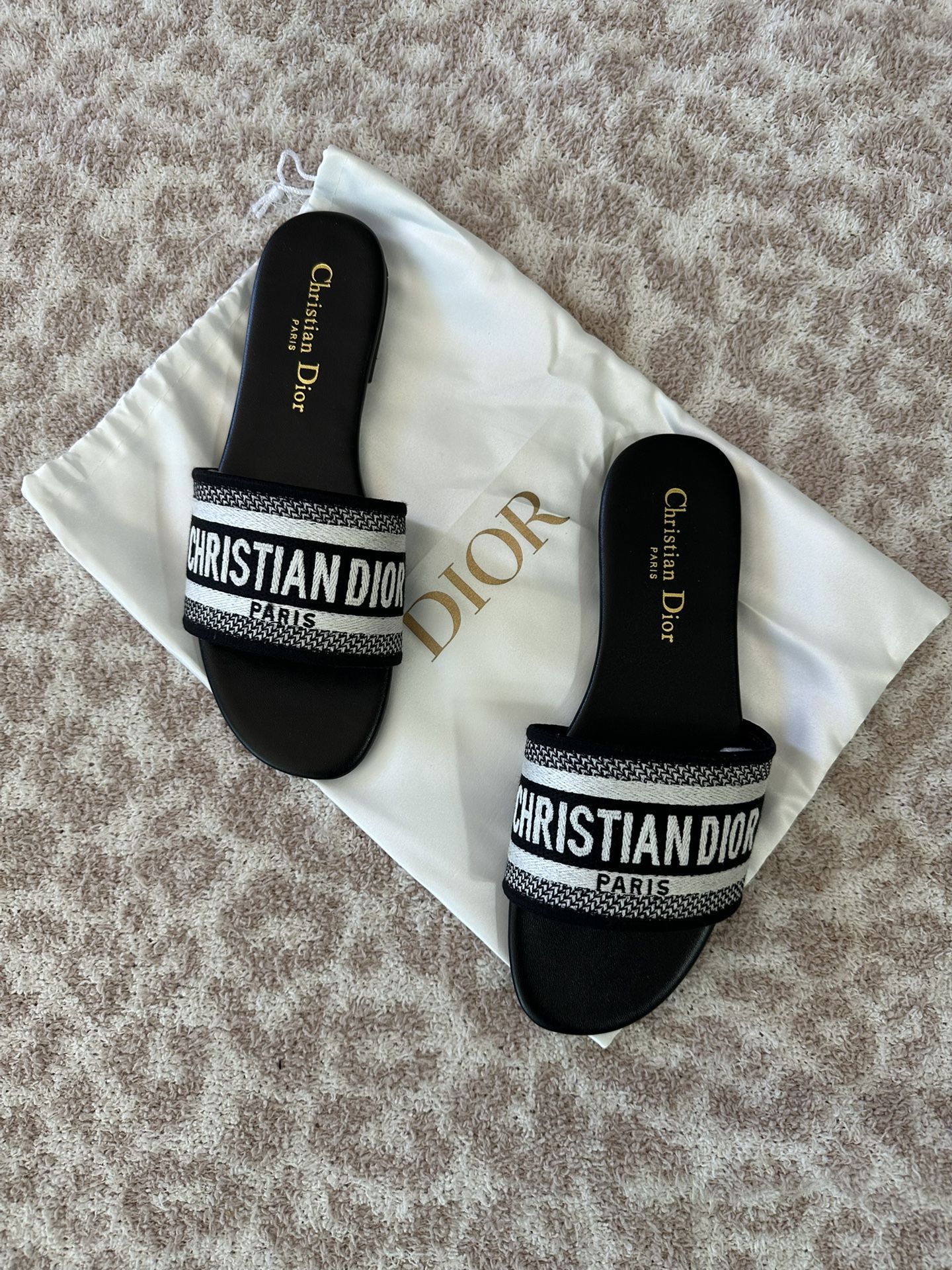 Christian Dior Black & White Slides $100 **READ DESCRIPTION**