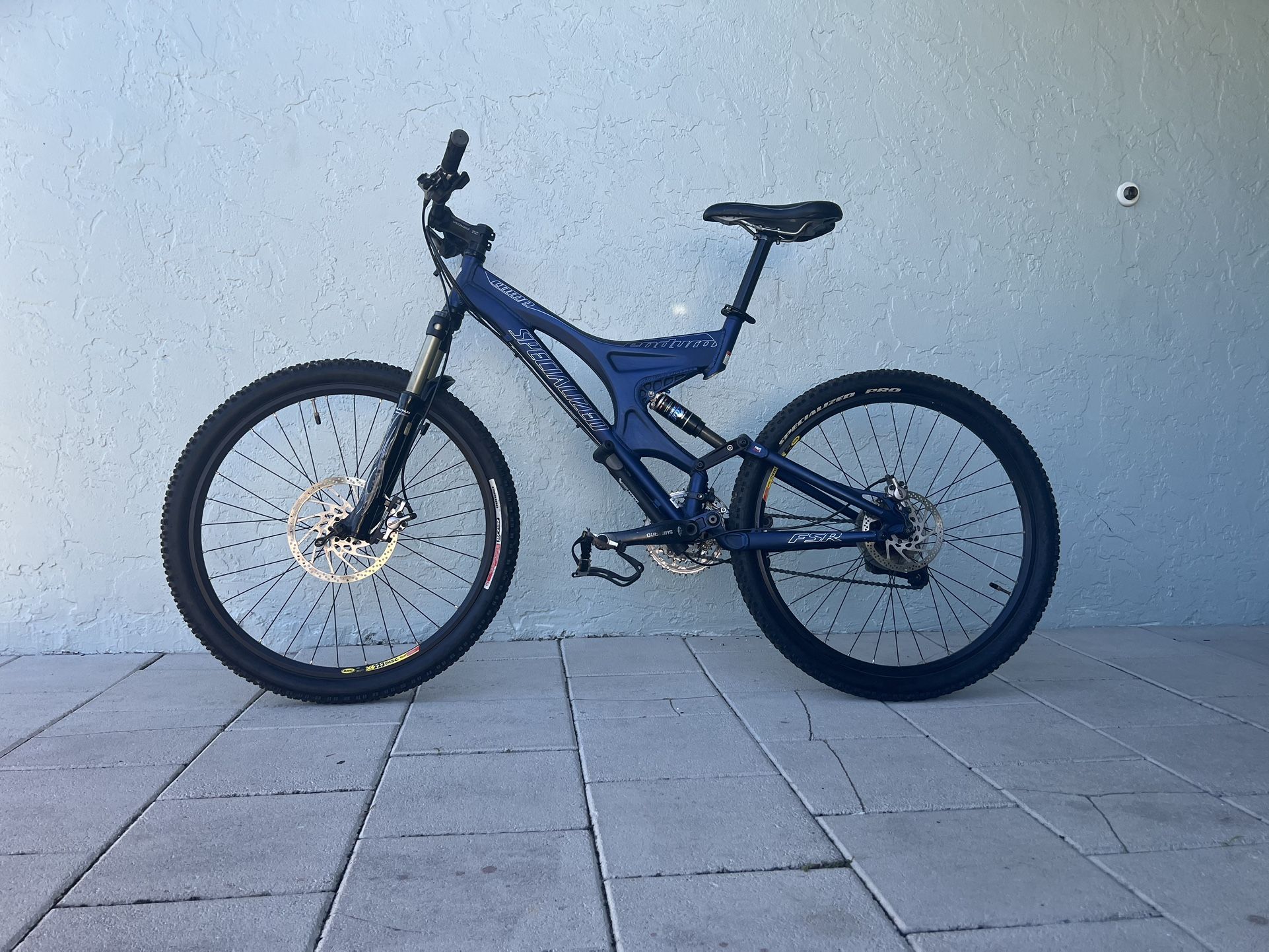 2004 Specialized Enduro Comp Mountain Bike Blue, Medium