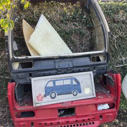 Free Metal  Vanagon Body Parts Rear End 