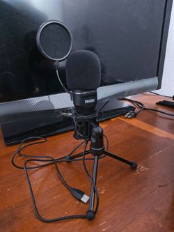 USB Recording & Streaming Microphone Kit w/ Stand & Pop filter