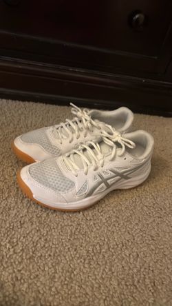 white asics shoes